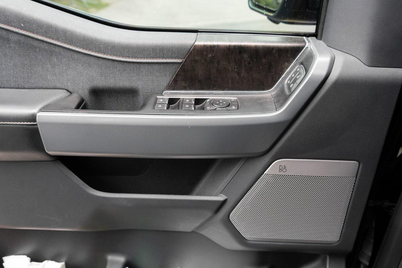 2022 Ford F-150 Lightning Lariat Photo