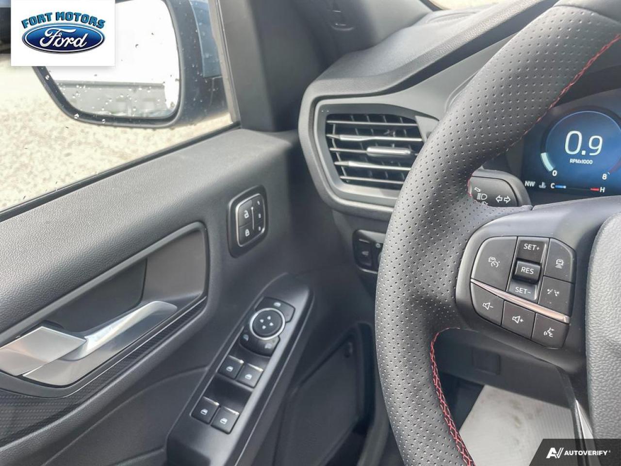 2025 Ford Escape ST-Line Elite Photo5