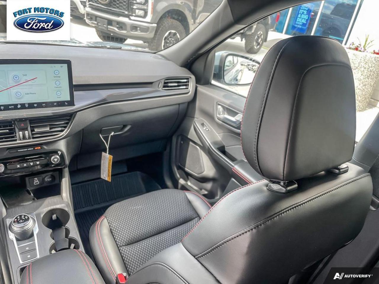 2025 Ford Escape ST-Line Elite Photo5