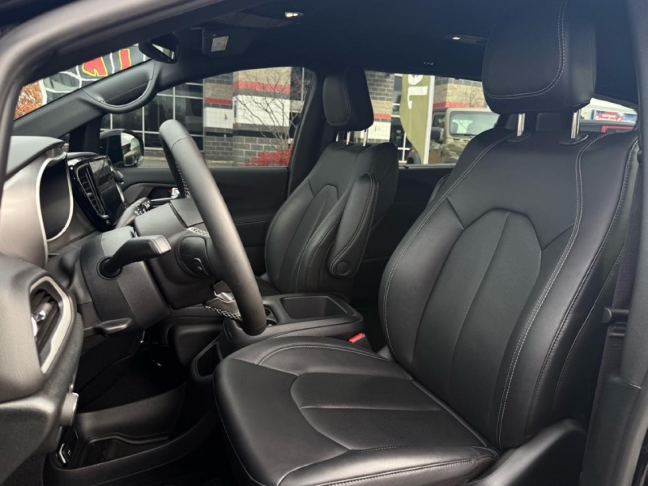2025 Dodge Grand Caravan SXT  - Heated Seats Photo