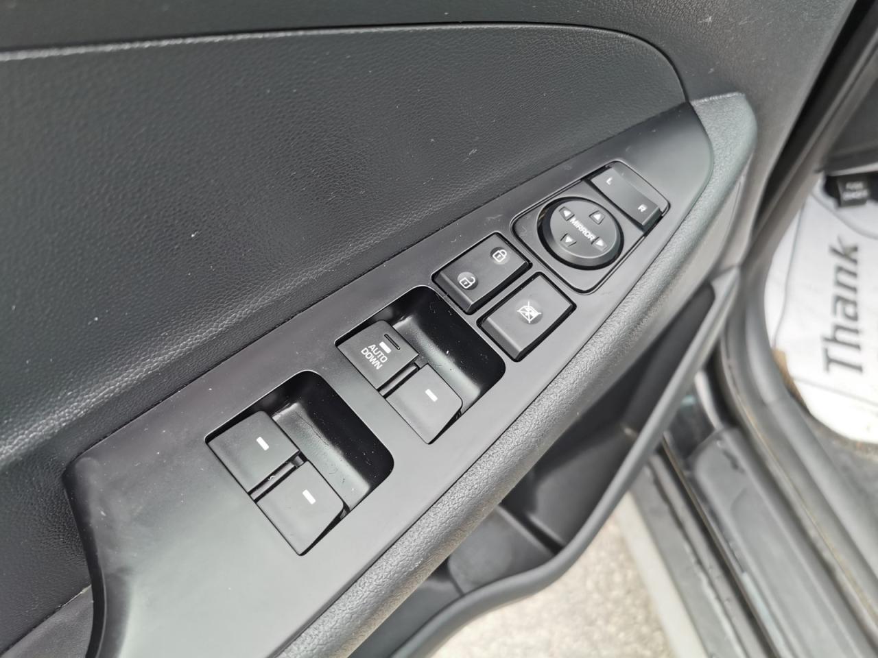 2019 Hyundai Tucson SE - Photo #10