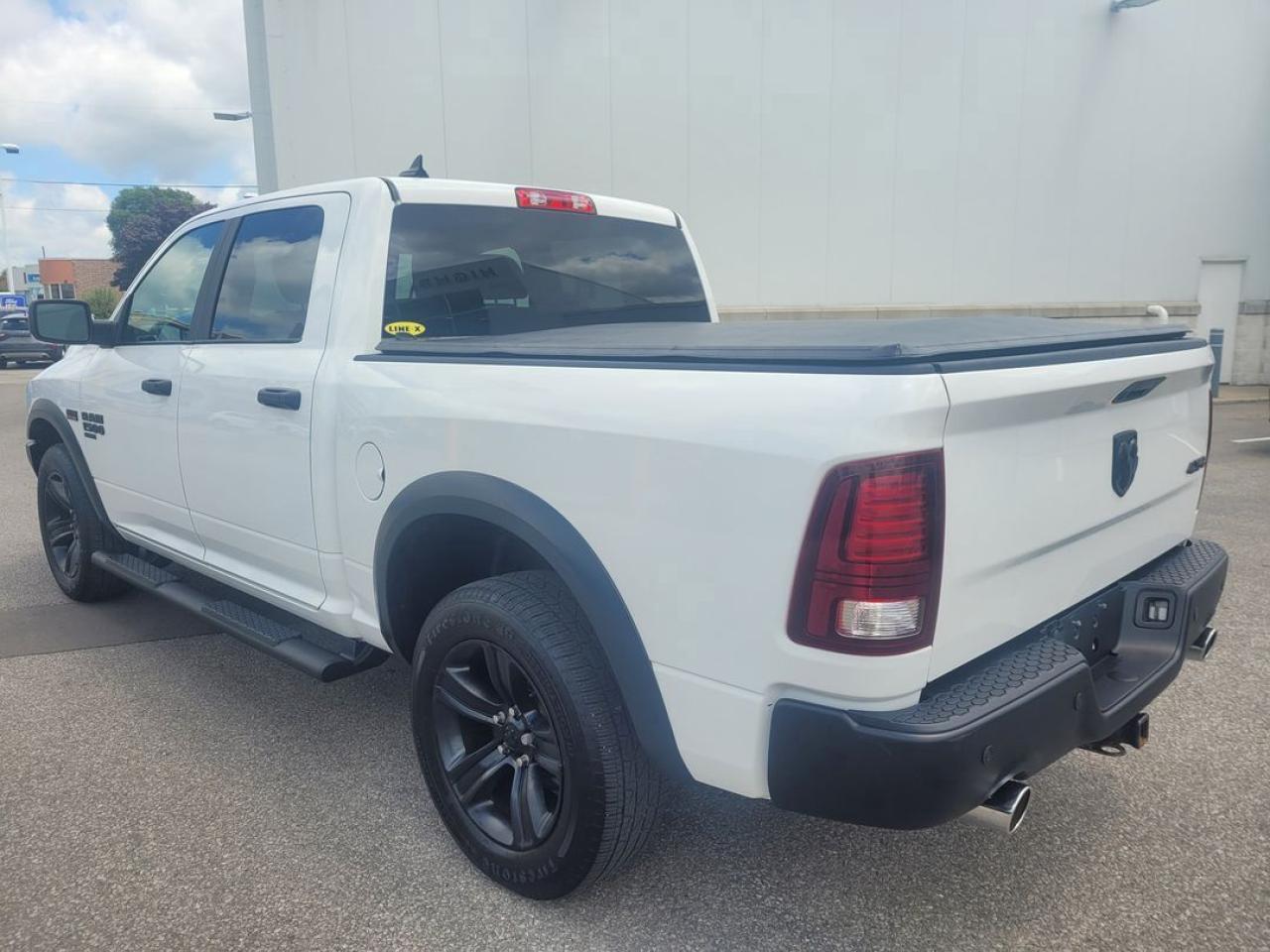 2021 RAM 1500 Classic WARLOCK Photo3