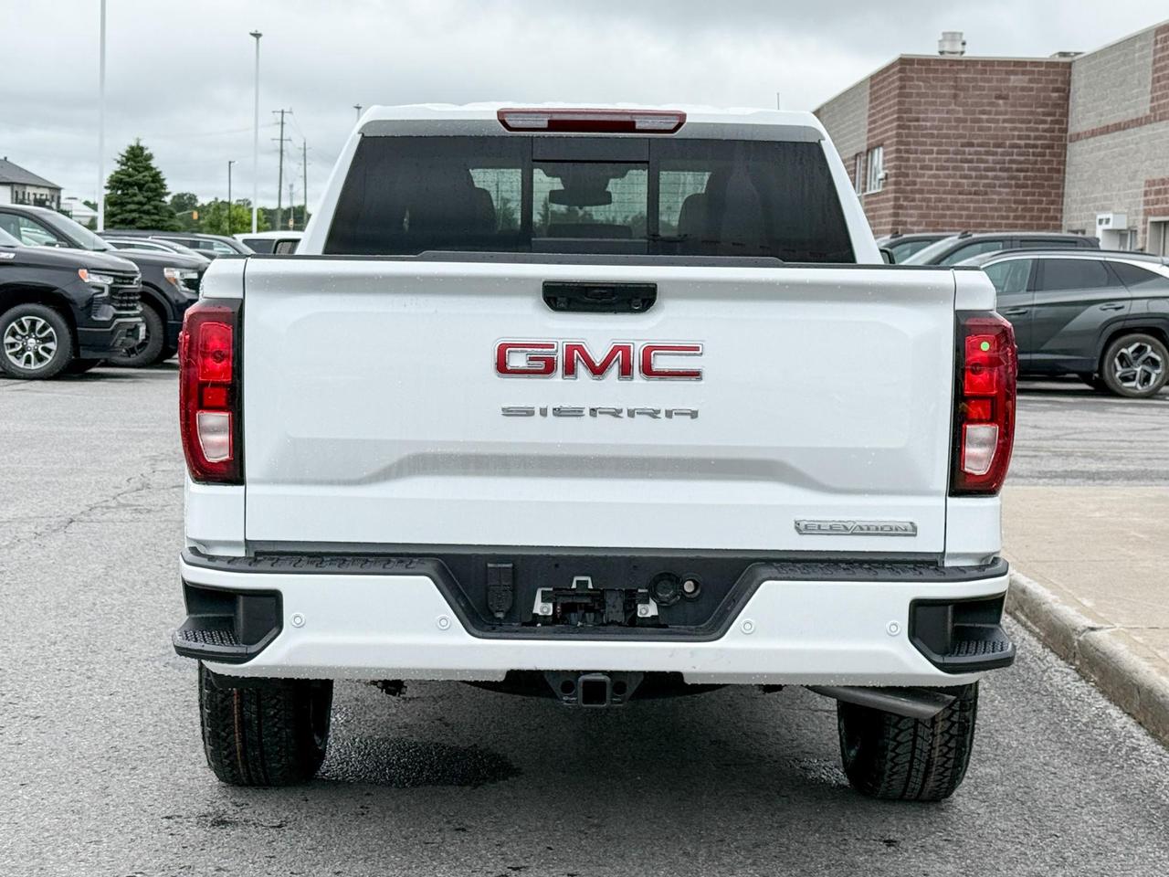2025 GMC Sierra 1500 Elevation 5.3L V8 WITH REMOTE START/ENTRY, HEATED SEATS, HEATED STEERING WHEEL, CRUISE CONTROL, HD REAR VISION CAMERA, BOSE SOUND SYSTEM Photo