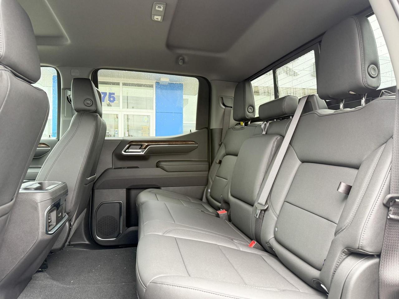 2025 GMC Sierra 1500 Elevation 5.3L V8 WITH REMOTE START/ENTRY, HEATED SEATS, HEATED STEERING WHEEL, CRUISE CONTROL, HD REAR VISION CAMERA, BOSE SOUND SYSTEM Photo
