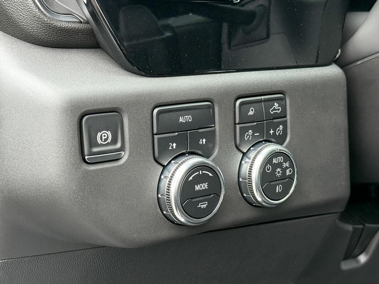 2025 GMC Sierra 1500 Elevation 5.3L V8 WITH REMOTE START/ENTRY, HEATED SEATS, HEATED STEERING WHEEL, CRUISE CONTROL, HD REAR VISION CAMERA, BOSE SOUND SYSTEM Photo