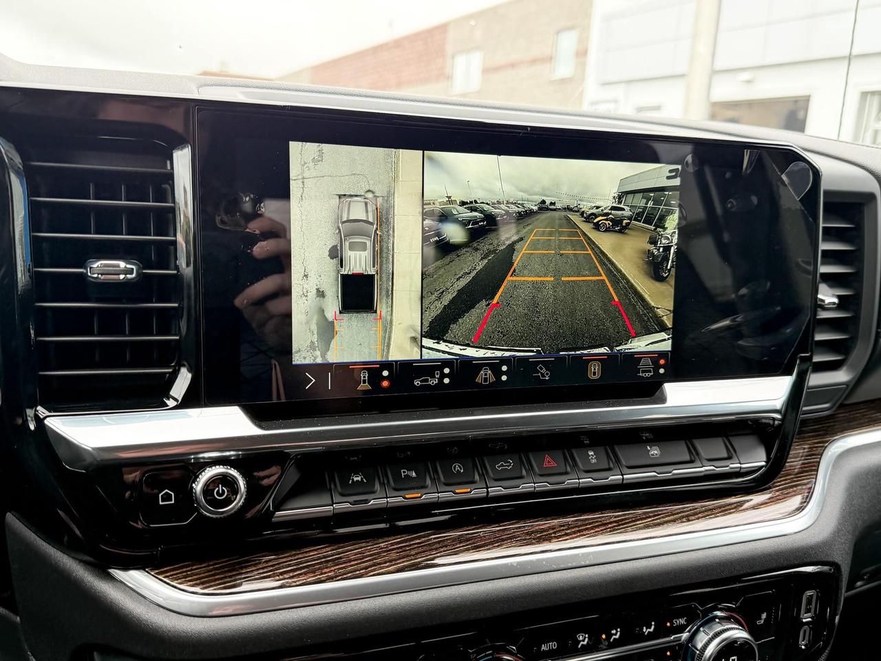 2025 GMC Sierra 1500 Elevation 5.3L V8 WITH REMOTE START/ENTRY, HEATED SEATS, HEATED STEERING WHEEL, CRUISE CONTROL, HD REAR VISION CAMERA, BOSE SOUND SYSTEM Photo