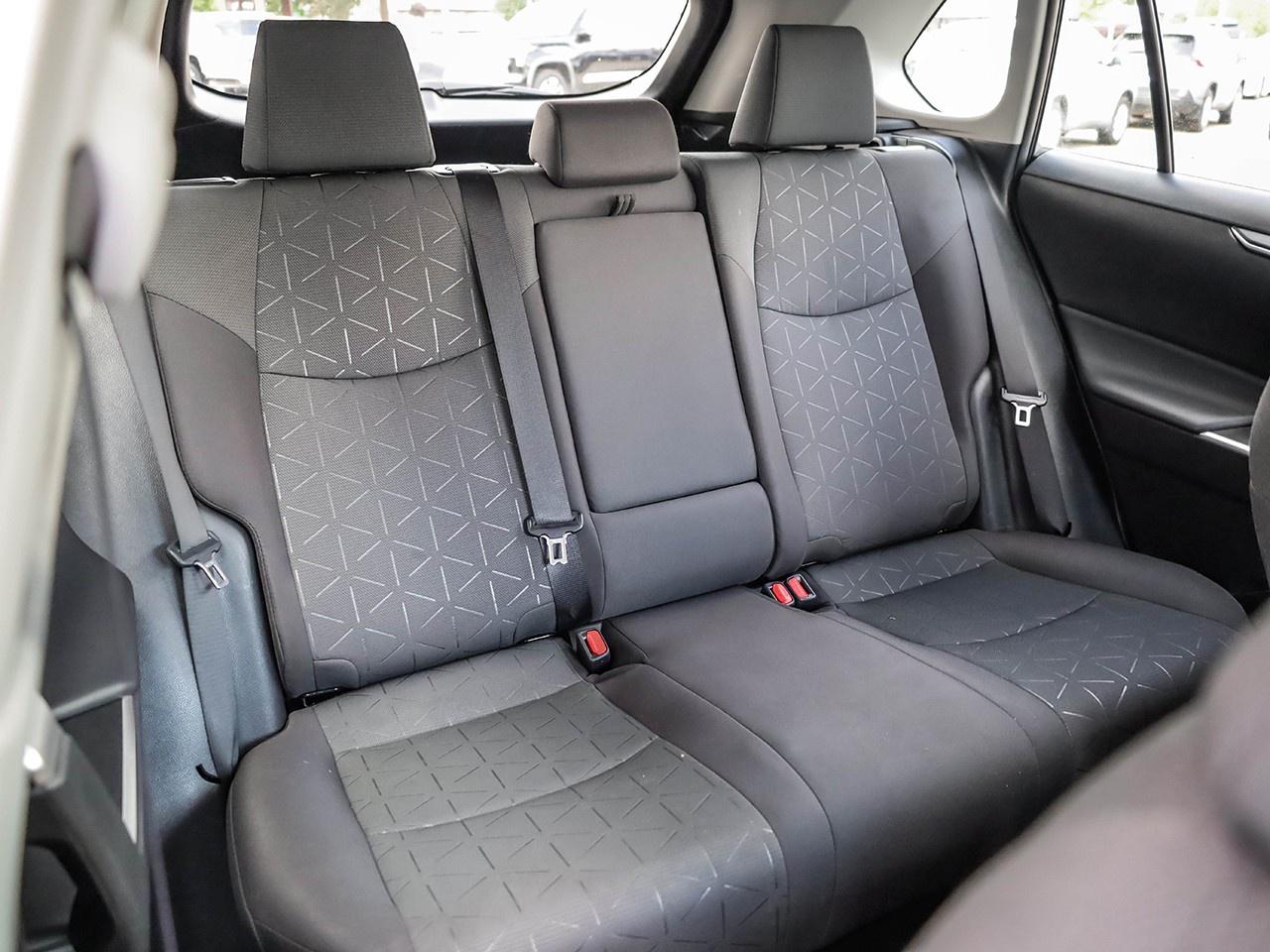 2023 Toyota RAV4 LE Photo