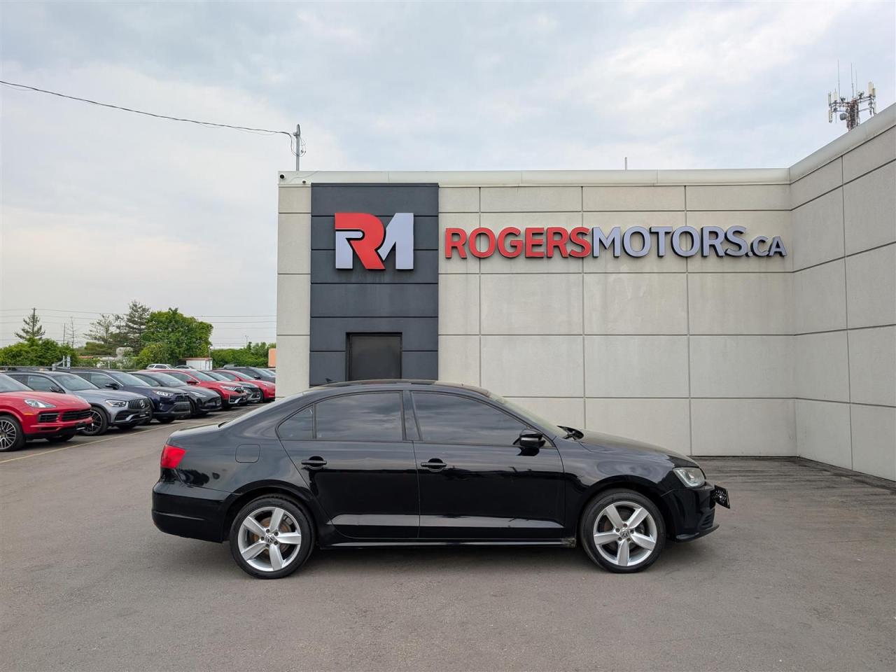 2011 Volkswagen Jetta - 5SPD - SUNROOF - LEATHER