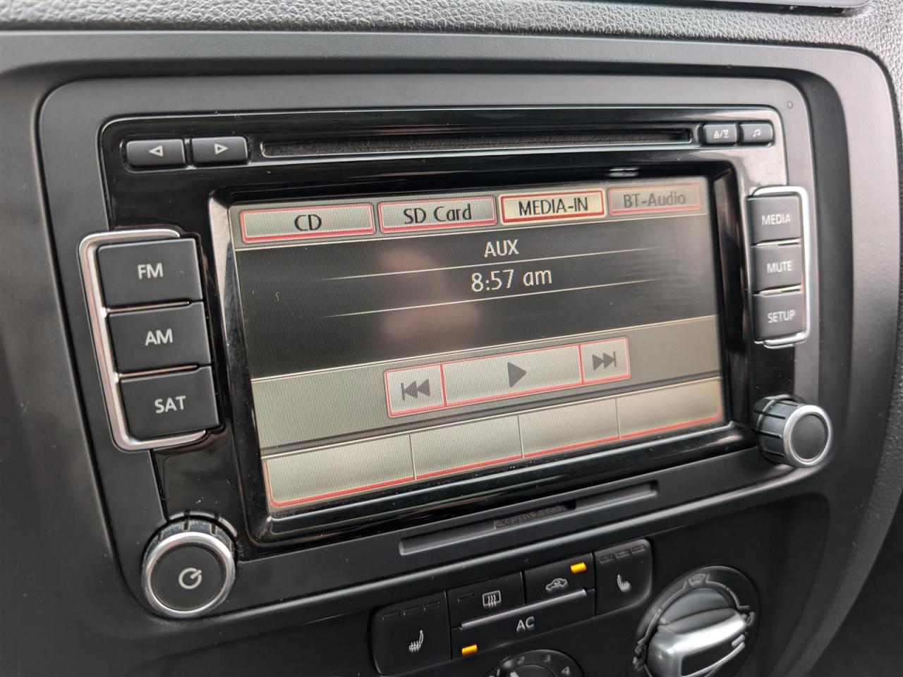 2011 Volkswagen Jetta - 5SPD - SUNROOF - LEATHER