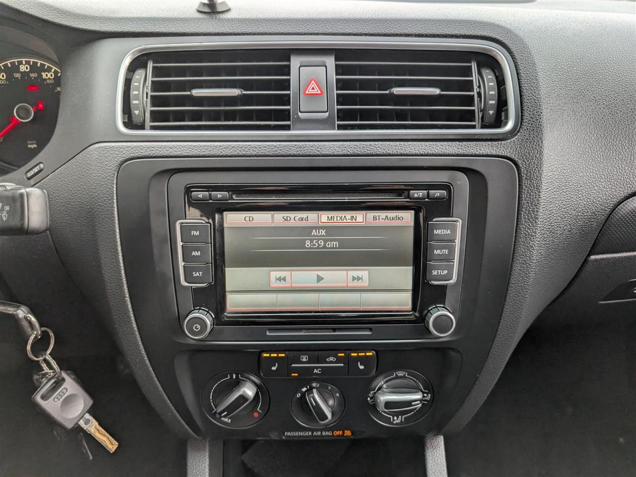 2011 Volkswagen Jetta - 5SPD - SUNROOF - LEATHER