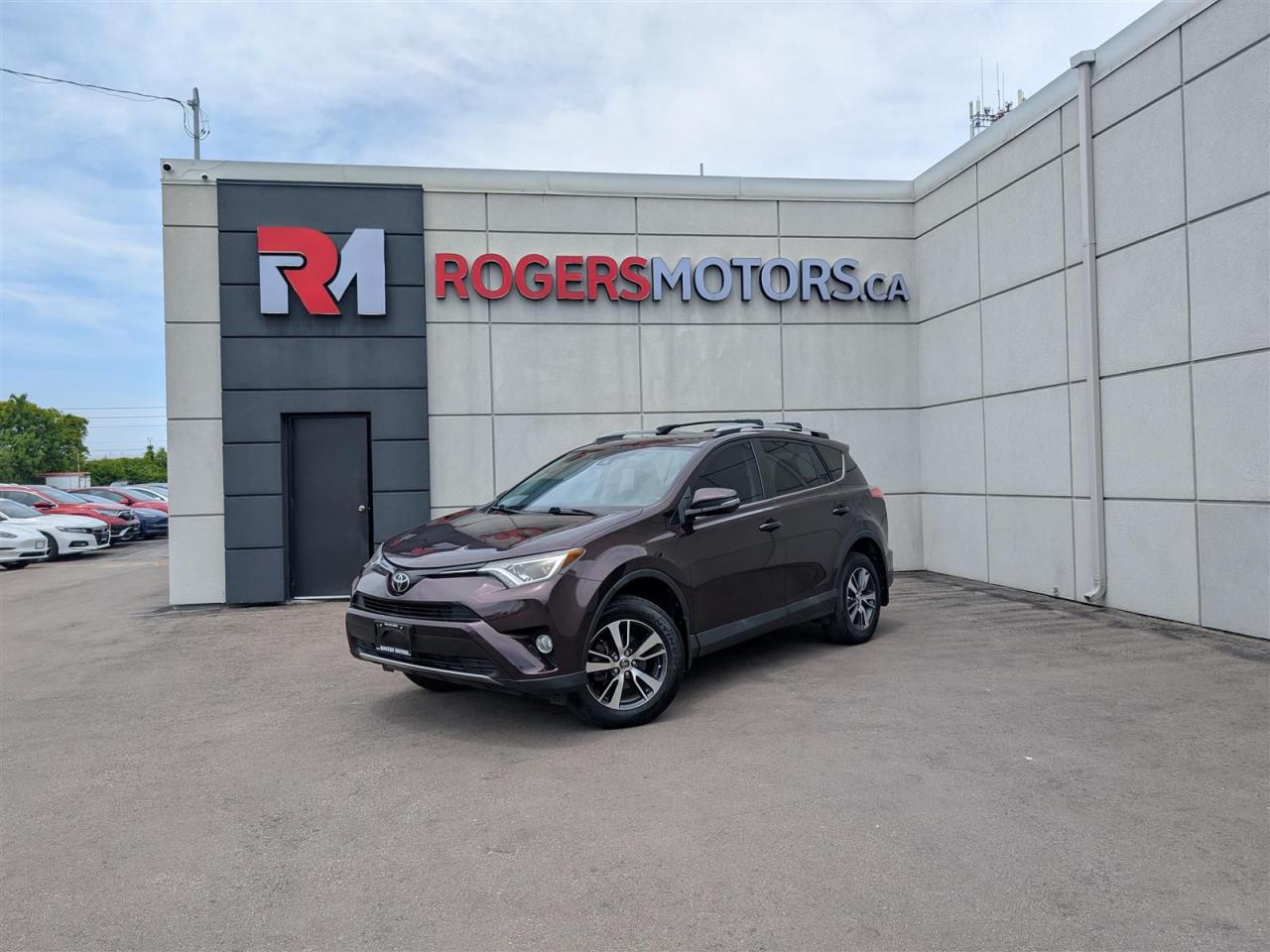 Used 2018 Toyota RAV4 XLE - SUNROOF - REVERSE CAM - TECH FEATURES for sale in Oakville, ON