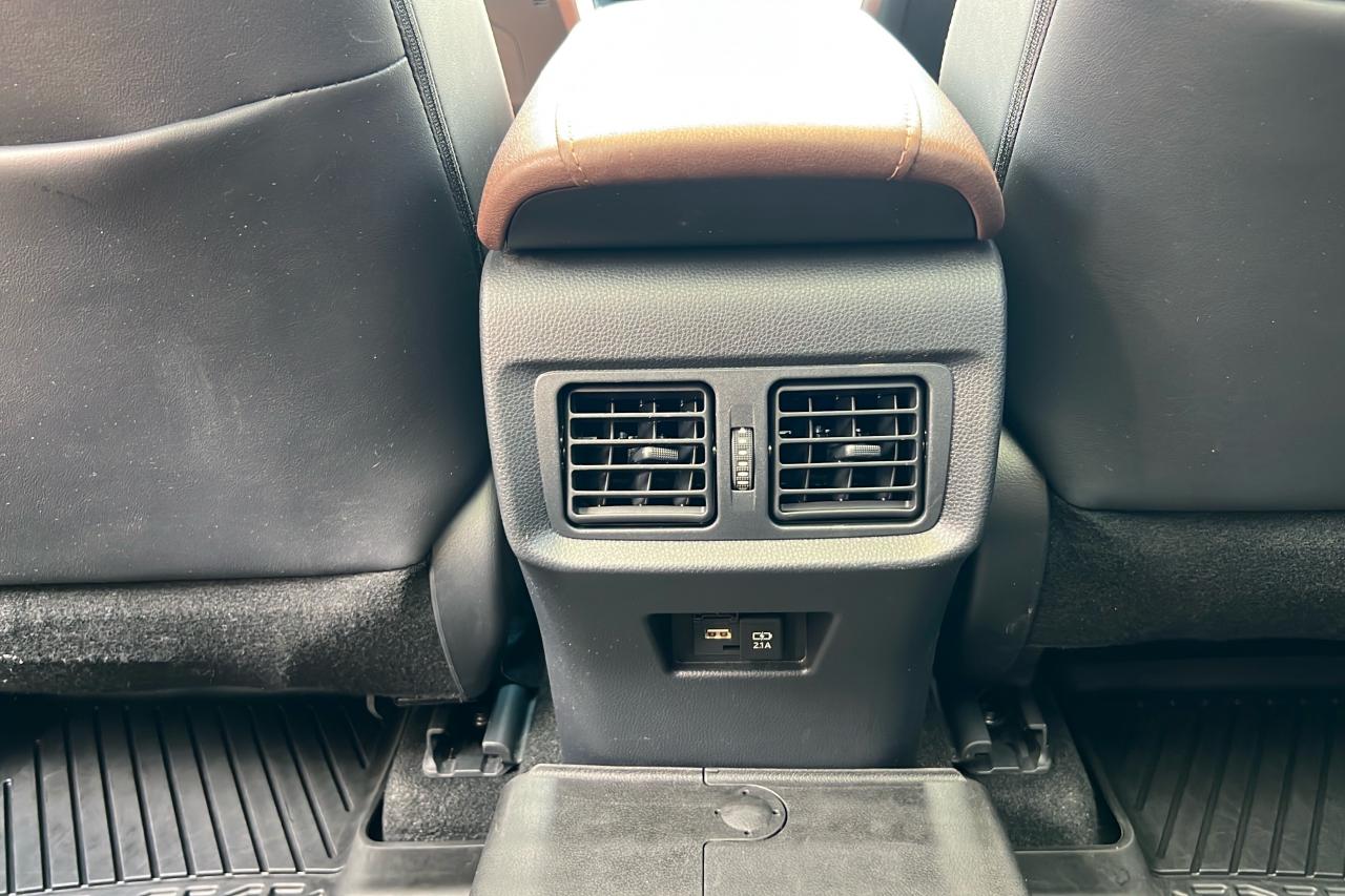 2022 Toyota Venza LIMITED Photo