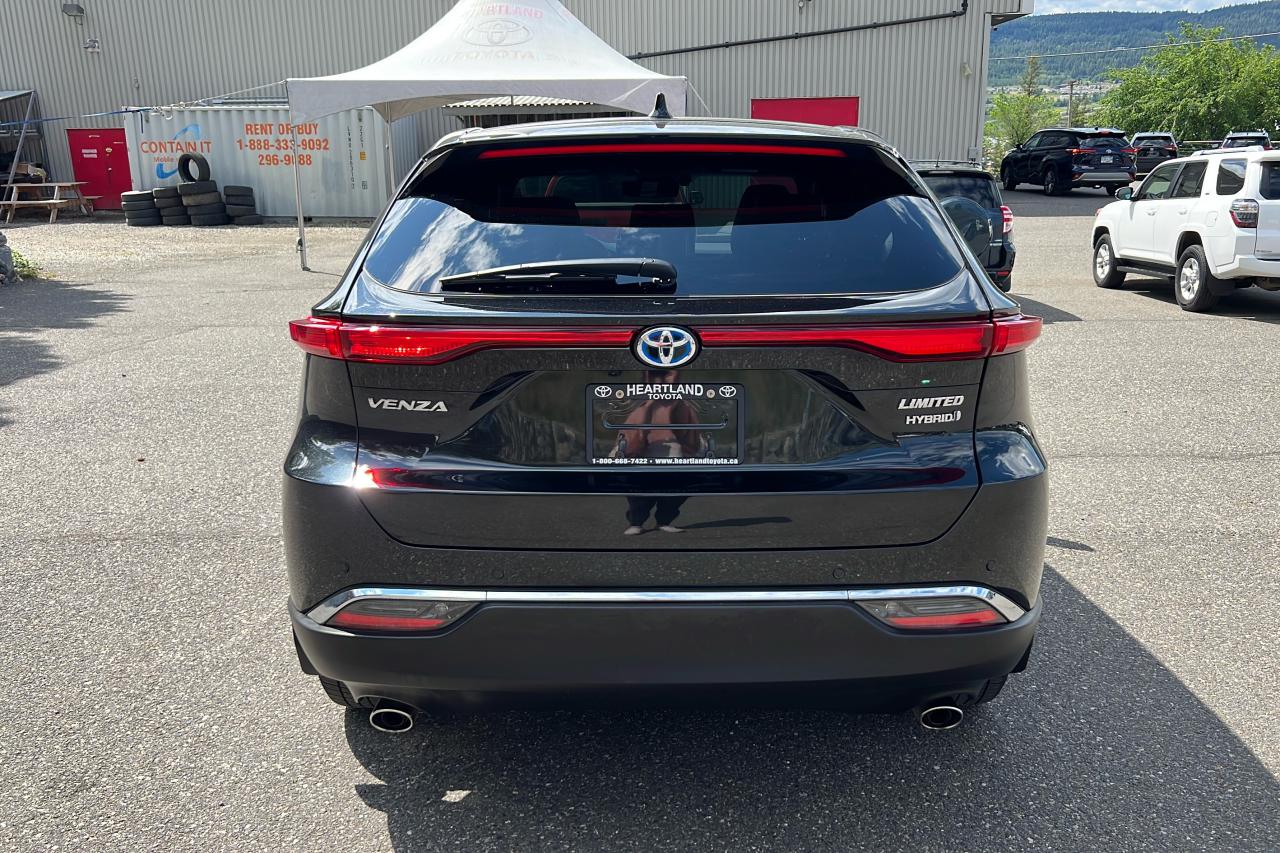 2022 Toyota Venza LIMITED Photo