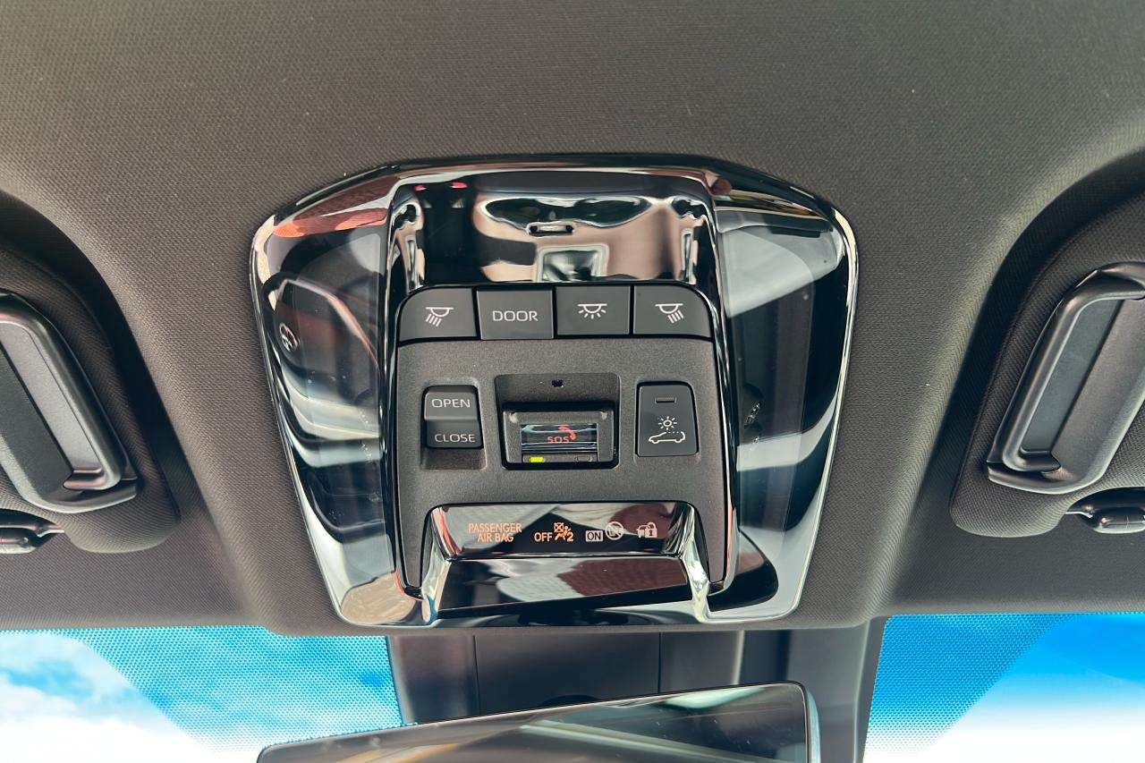 2022 Toyota Venza LIMITED Photo