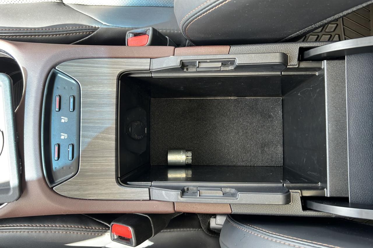 2022 Toyota Venza LIMITED Photo