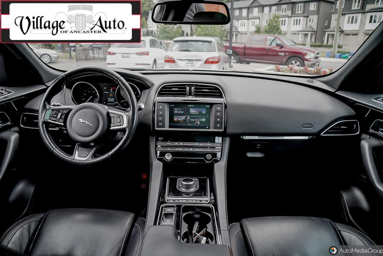 2018 Jaguar F-PACE Prestige - Photo #17