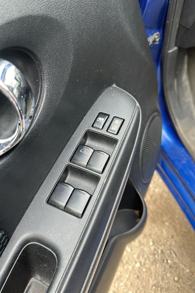 2014 Nissan Versa Note SV - Photo #9