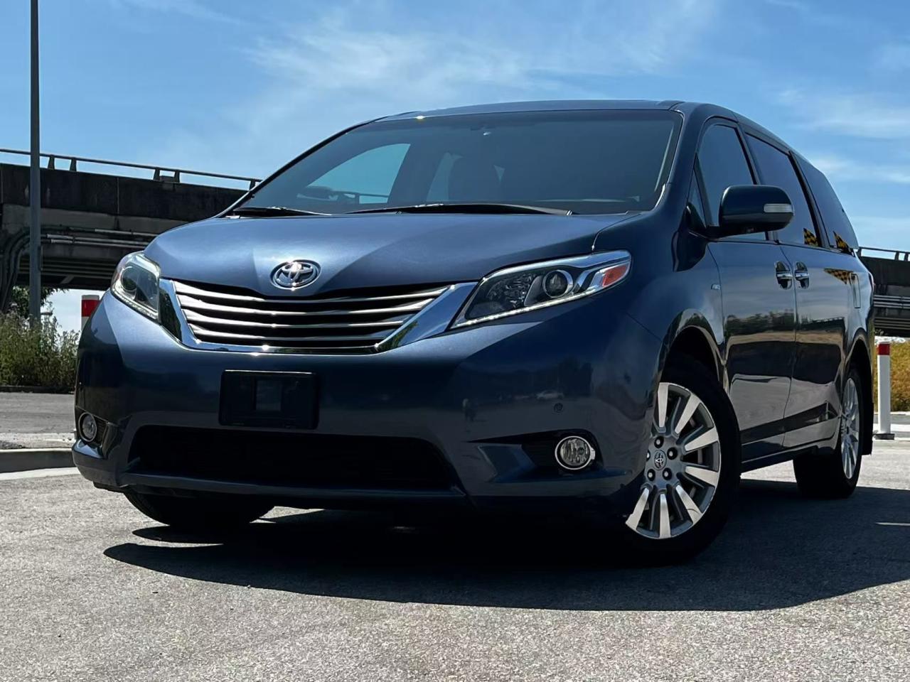 Used 2017 Toyota Sienna LIMITED AWD/ CLEAN TITLE/ BC LOCAL/ RES for sale in Richmond, BC
