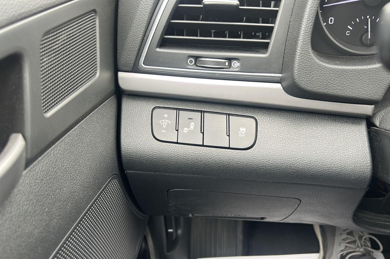 2018 Hyundai Elantra GL REBUILT TITLE - Photo #16