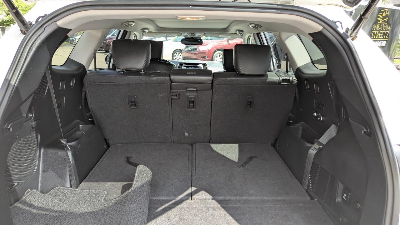 2017 Hyundai Santa Fe XL AWD 4dr Luxury - Photo #16