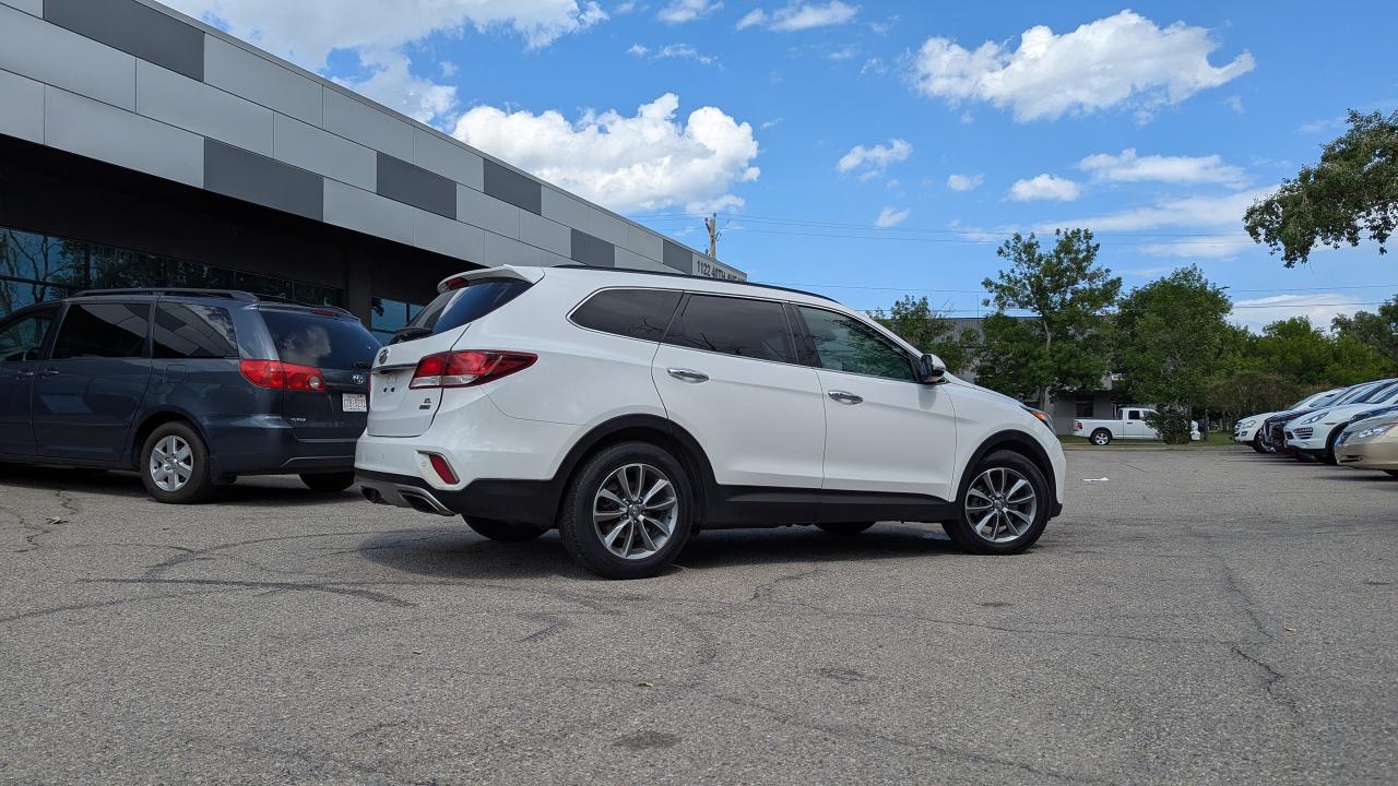 2017 Hyundai Santa Fe XL AWD 4dr Luxury - Photo #4