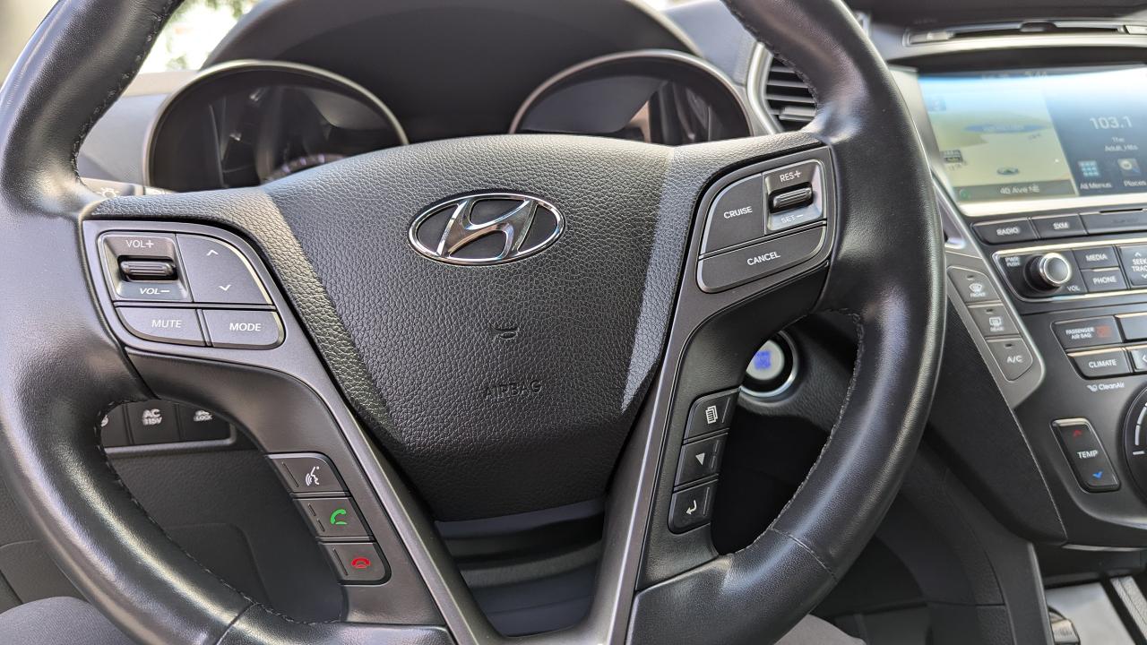 2017 Hyundai Santa Fe XL AWD 4dr Luxury - Photo #11