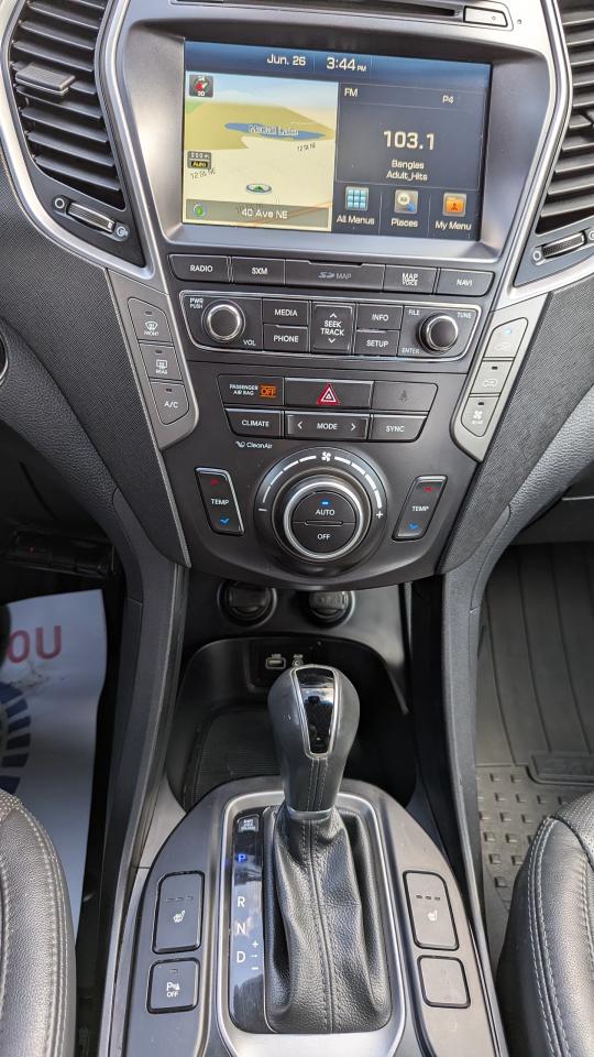 2017 Hyundai Santa Fe XL AWD 4dr Luxury - Photo #9