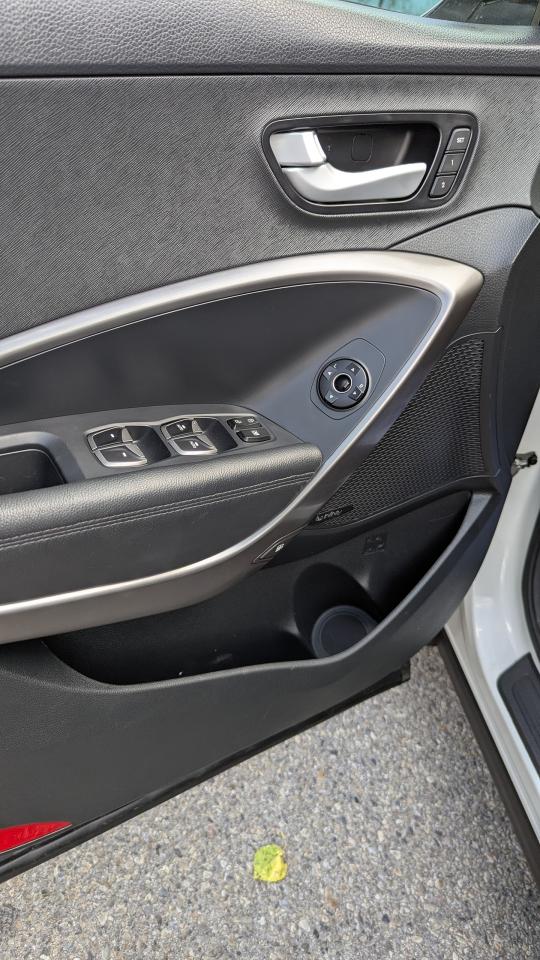 2017 Hyundai Santa Fe XL AWD 4dr Luxury - Photo #12