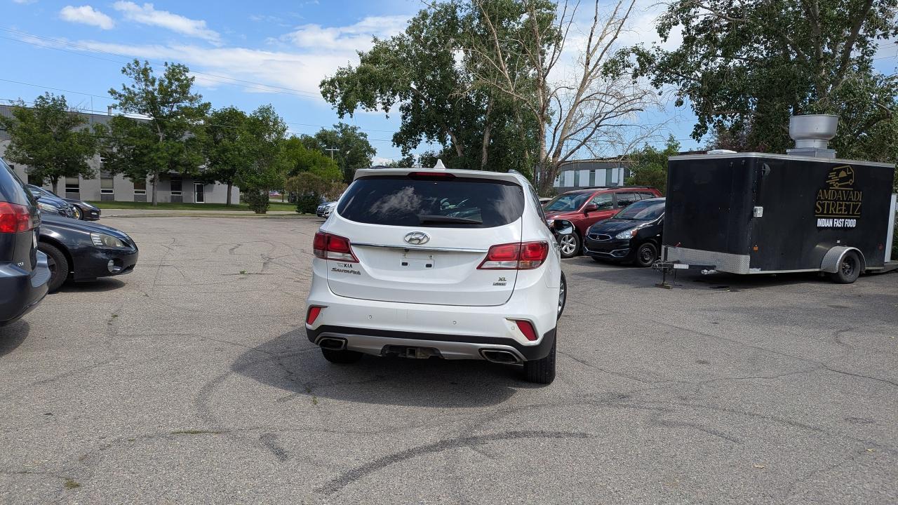 2017 Hyundai Santa Fe XL AWD 4dr Luxury - Photo #5