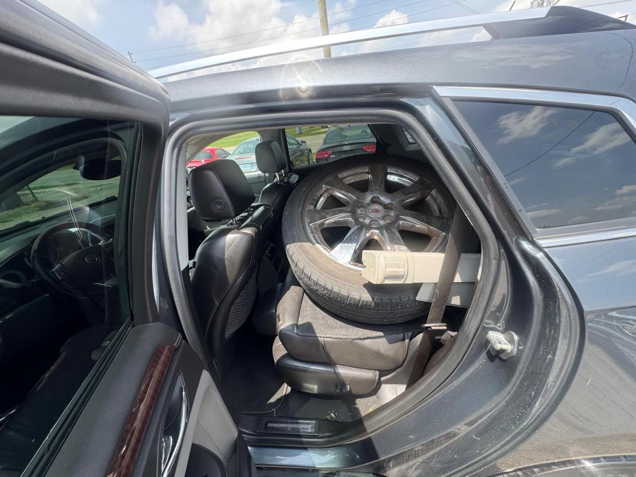 2010 Cadillac SRX 3.0 Premium, AWD, LEATHER, 2 SETS OF WHEELS - Photo #15