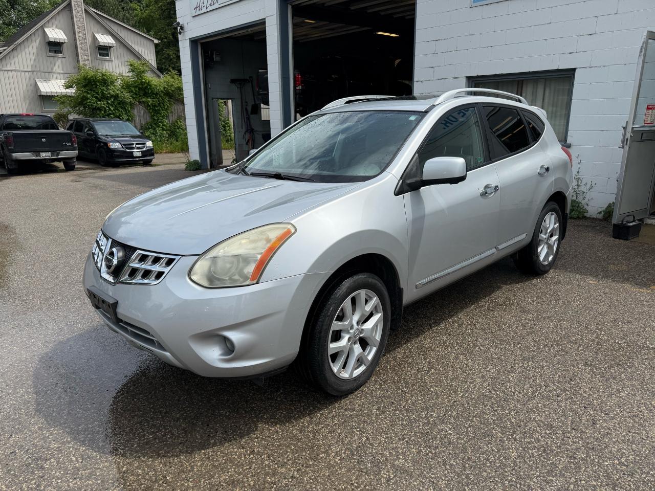 2013 Nissan Rogue SL Photo3