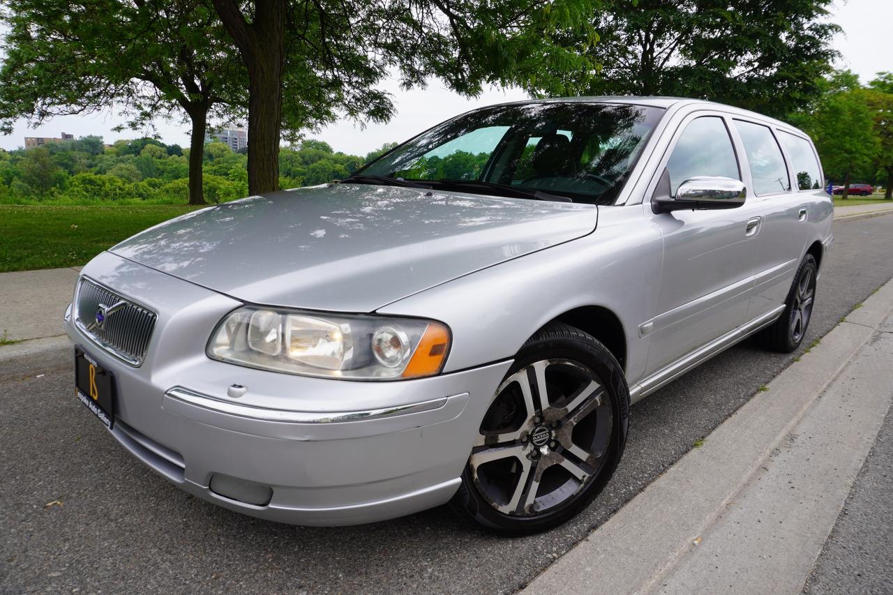 Used 2006 Volvo V70 2.5 TURBO / BOOSTER SEATS / DEALER SERVICED /LOCAL for sale in Etobicoke, ON