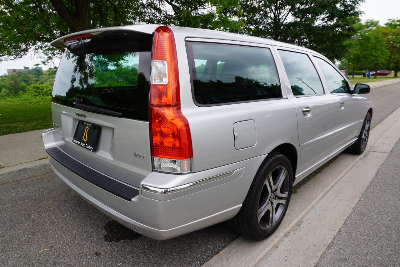 2006 Volvo V70 2.5 TURBO / BOOSTER SEATS / DEALER SERVICED /LOCAL Photo3