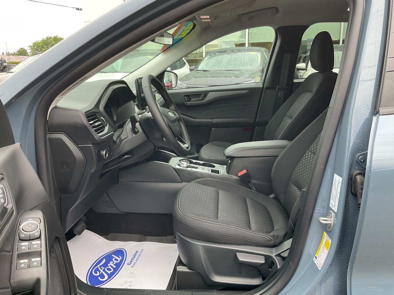 2025 Ford Escape Active Photo5