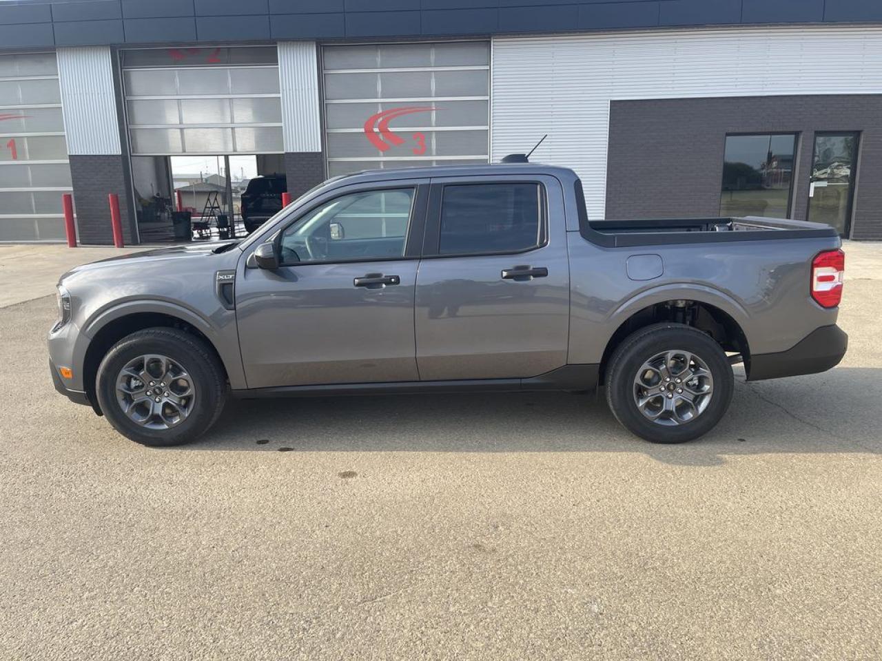 2025 Ford Maverick XLT 302A Photo5