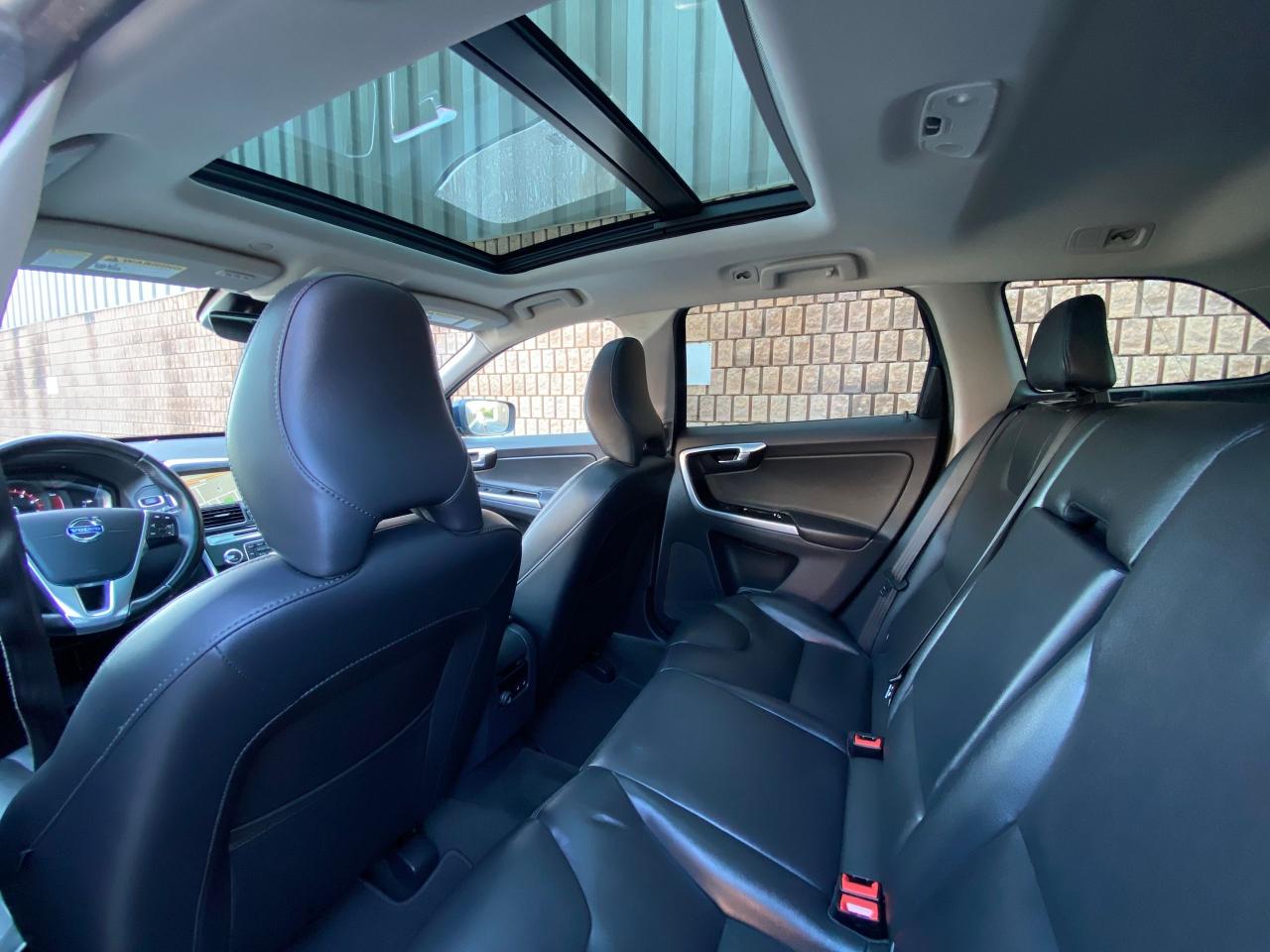 2015 Volvo XC60 2015.5 T5 AWD-PREMIER PLUS-ONLY 82,000KM - Photo #20