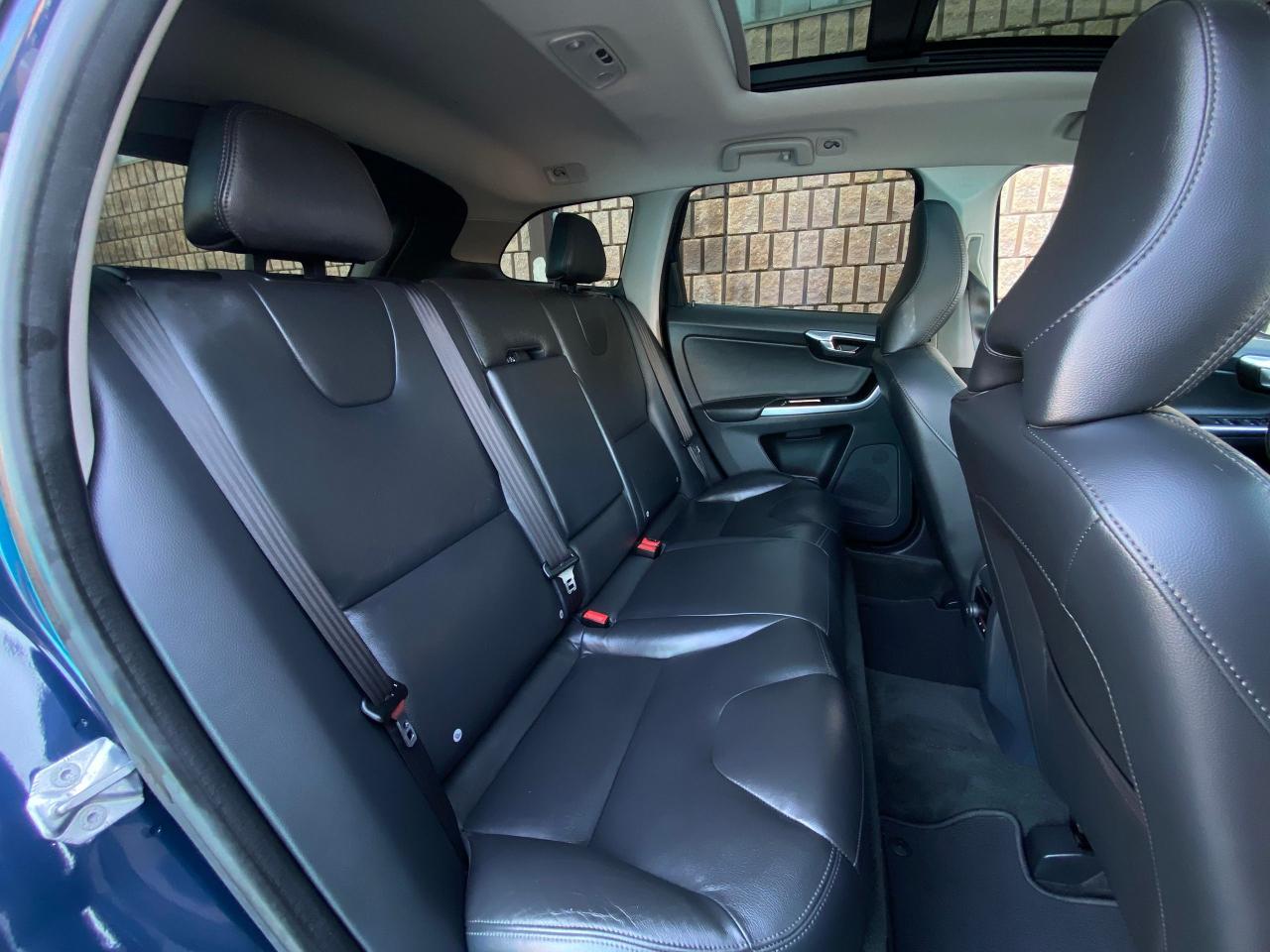 2015 Volvo XC60 2015.5 T5 AWD-PREMIER PLUS-ONLY 82,000KM - Photo #19