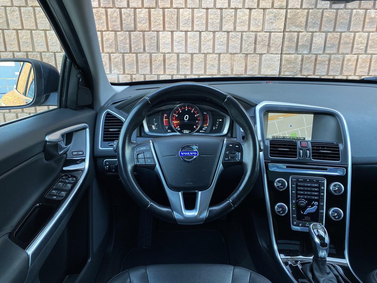 2015 Volvo XC60 2015.5 T5 AWD-PREMIER PLUS-ONLY 82,000KM - Photo #11