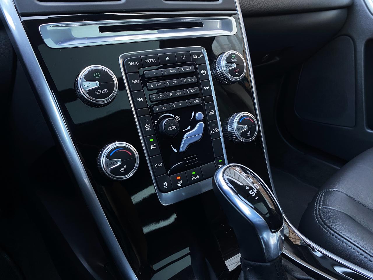2015 Volvo XC60 2015.5 T5 AWD-PREMIER PLUS-ONLY 82,000KM - Photo #14