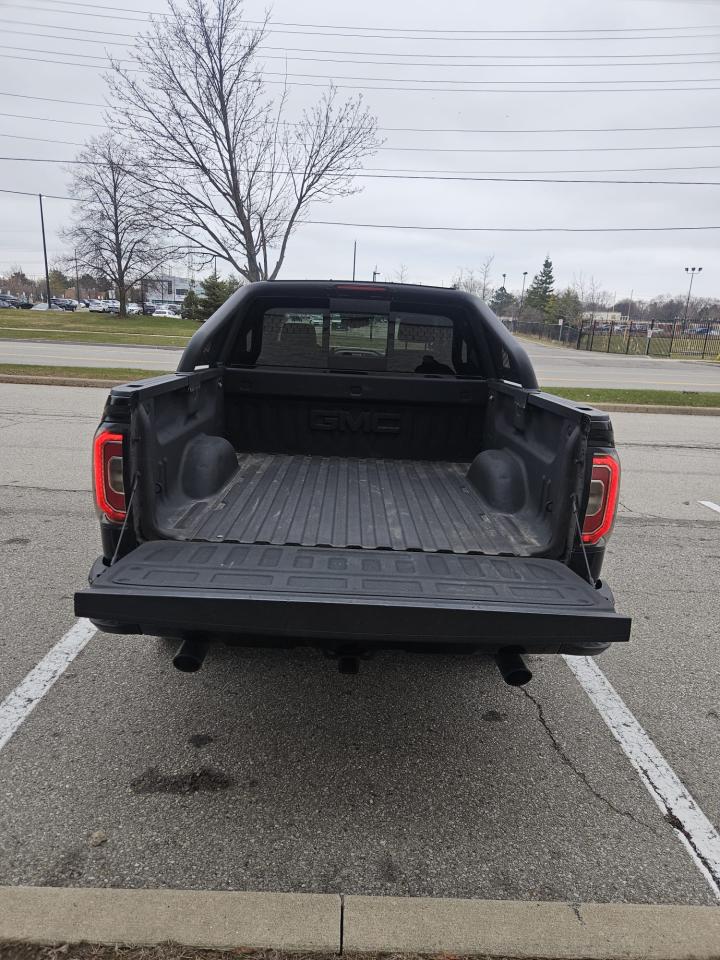 2017 GMC Sierra 1500 SLT - Photo #11