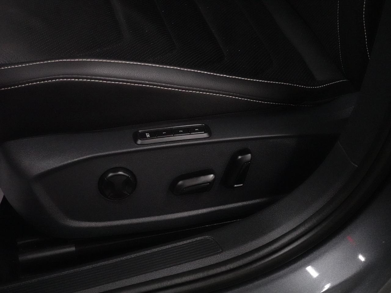 2024 Volkswagen Jetta HIGHLINE | Nav | Leather | Panoroof | DigitalDash