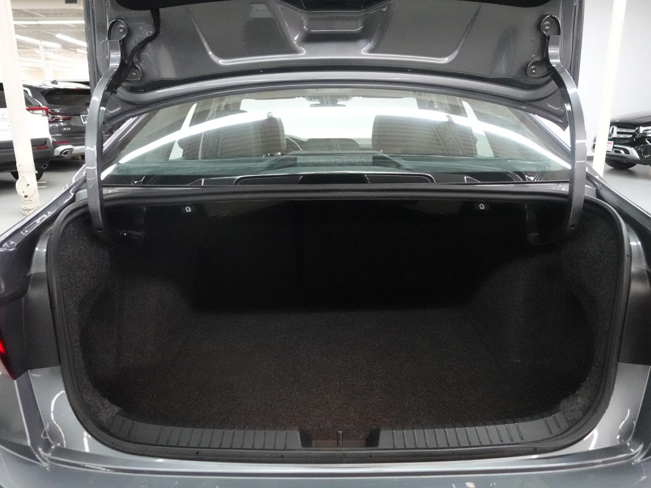 2024 Volkswagen Jetta HIGHLINE | Nav | Leather | Panoroof | DigitalDash