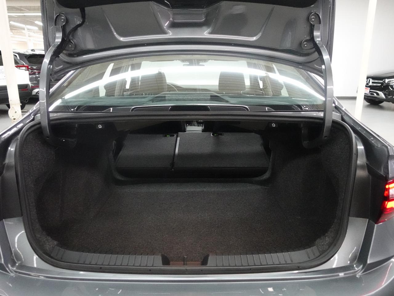 2024 Volkswagen Jetta HIGHLINE | Nav | Leather | Panoroof | DigitalDash