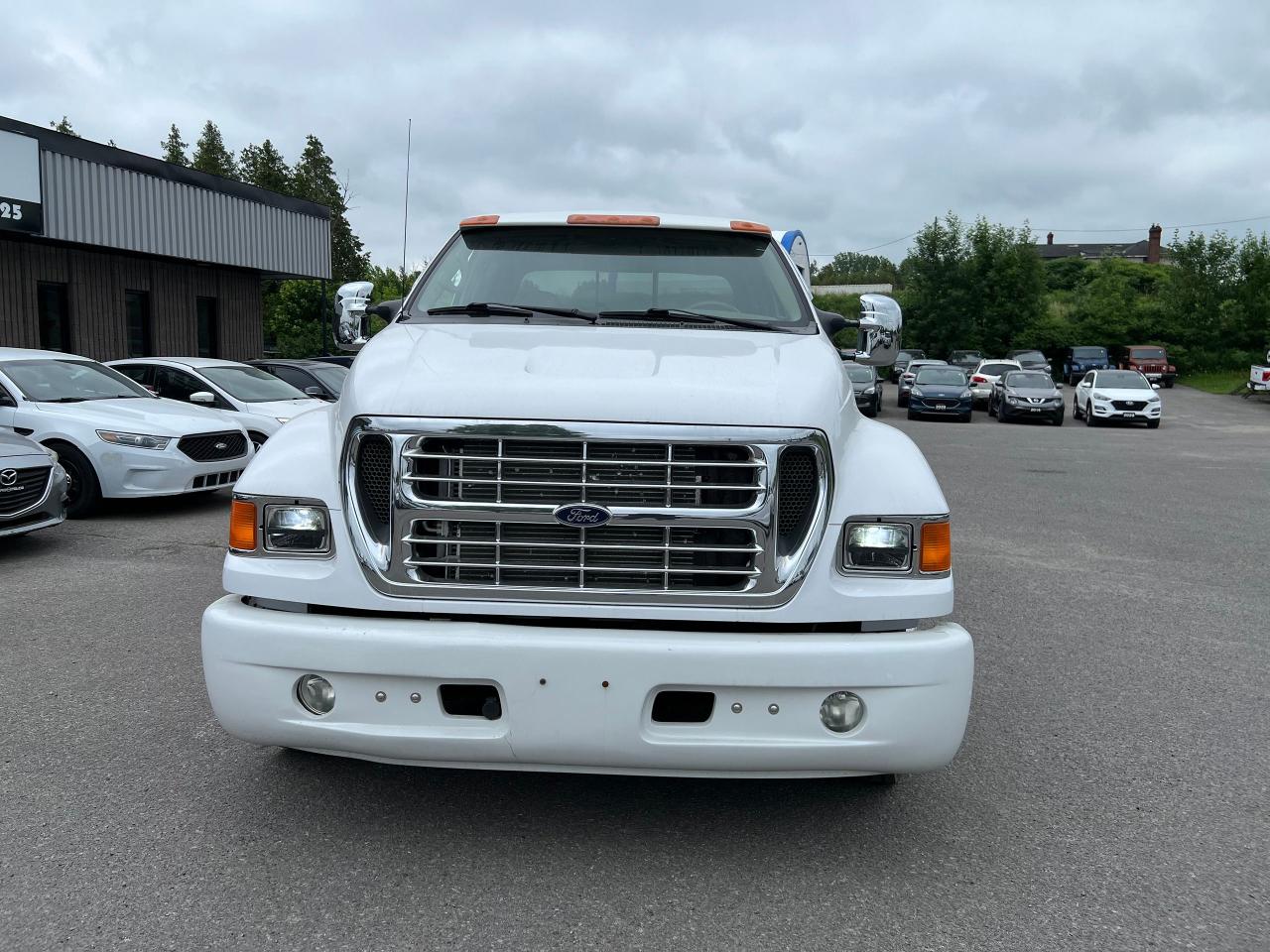 2003 Ford F-650 XLT - Photo #10