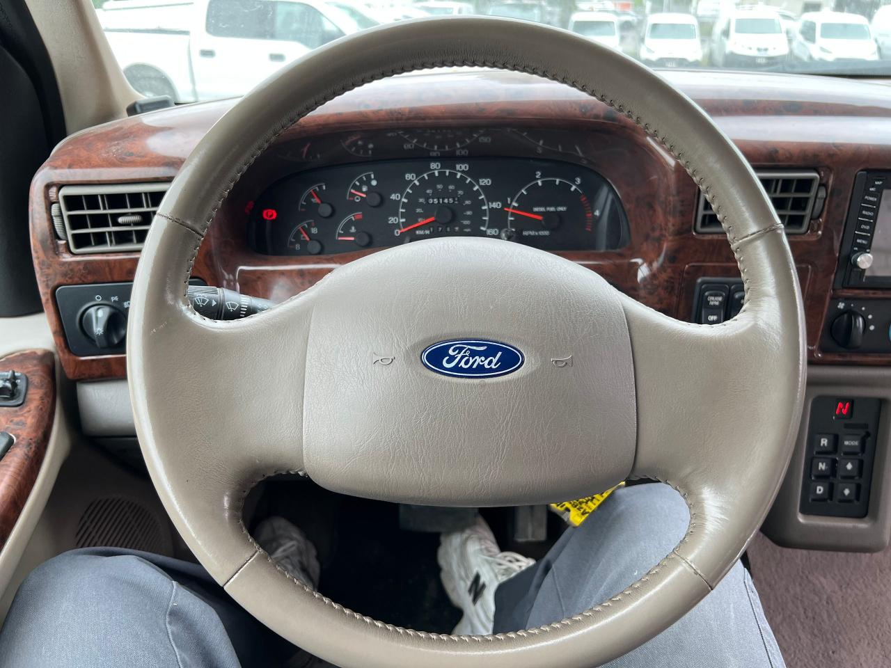 2003 Ford F-650 XLT - Photo #15