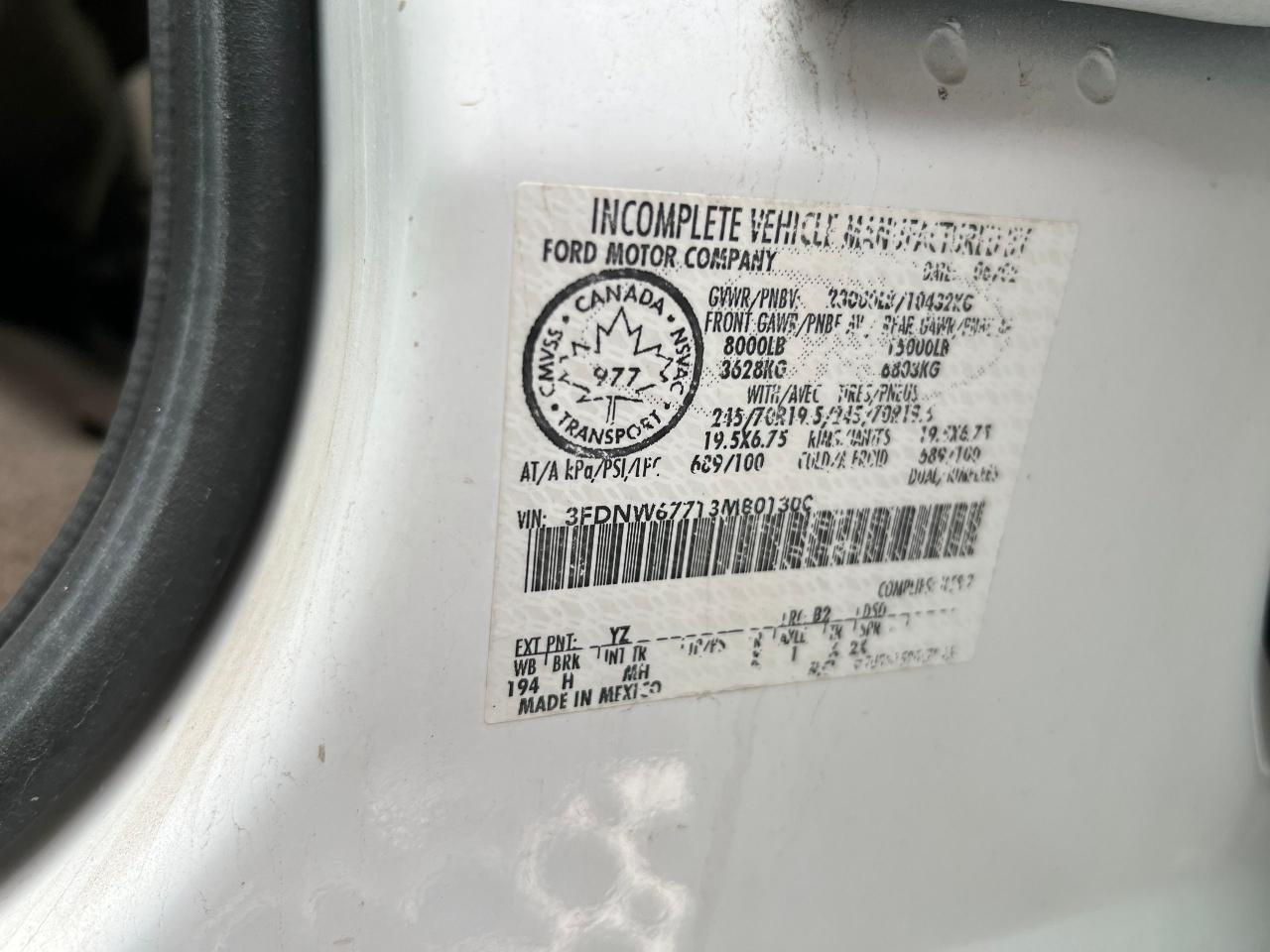 2003 Ford F-650 XLT - Photo #29