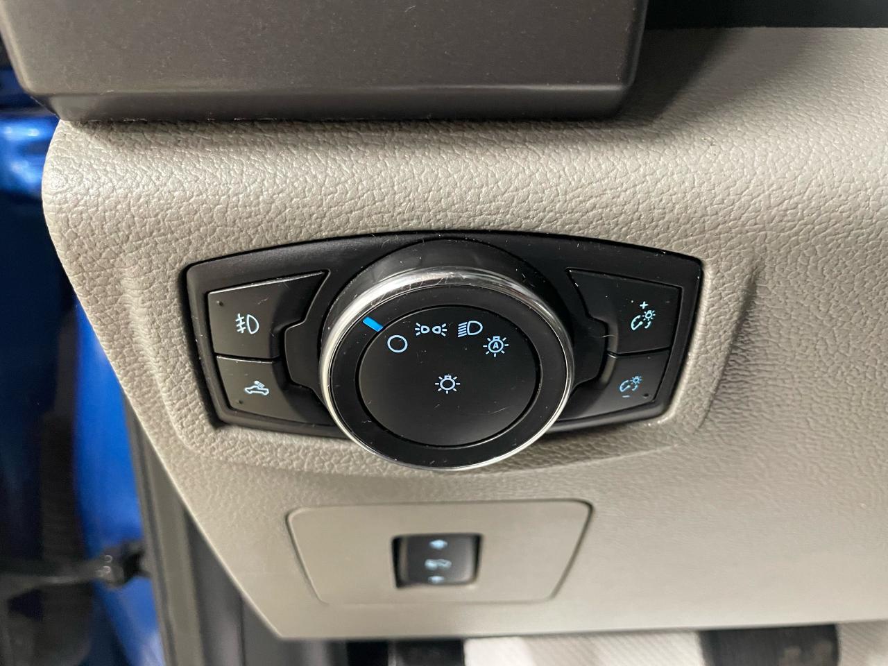 2016 Ford F-150 XLT Photo12