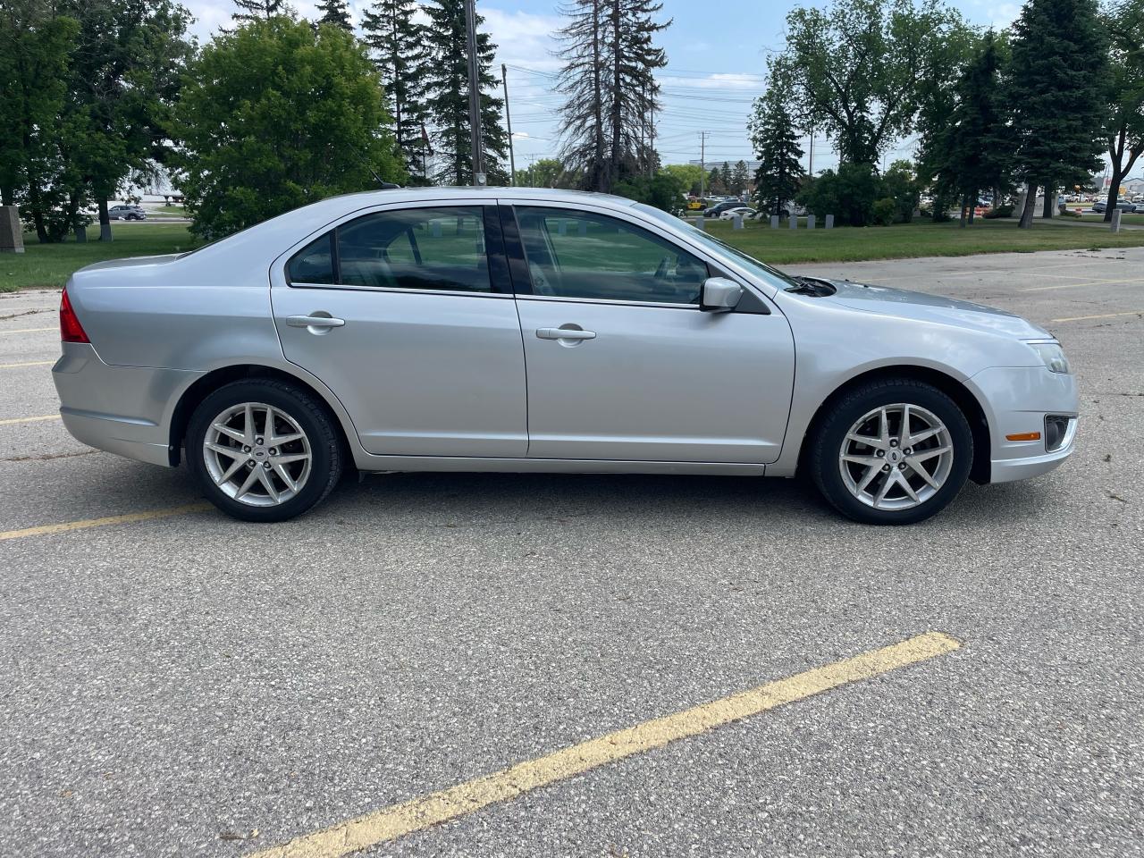 2011 Ford Fusion SEL - Photo #4