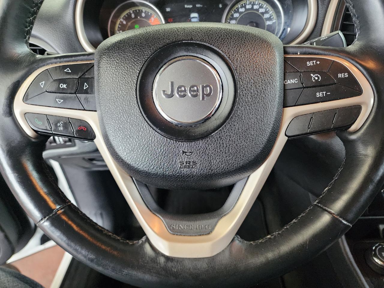 2016 Jeep Cherokee Limited - Photo #12