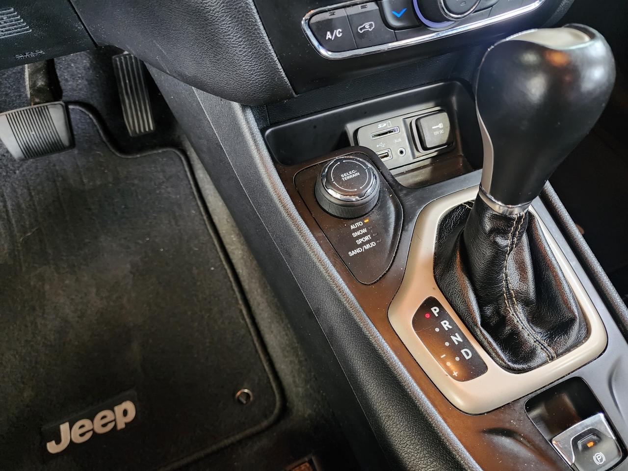 2016 Jeep Cherokee Limited - Photo #11